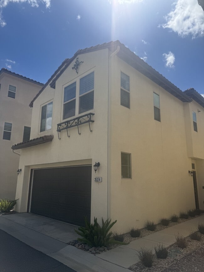 Building Photo - 35374 Marabella Ct