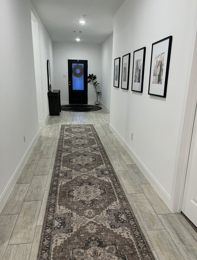 Entrada 3 de 4 - 6615 Morgan Path