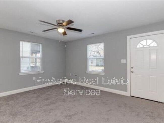 Photo - 1421 Des Moines Ave