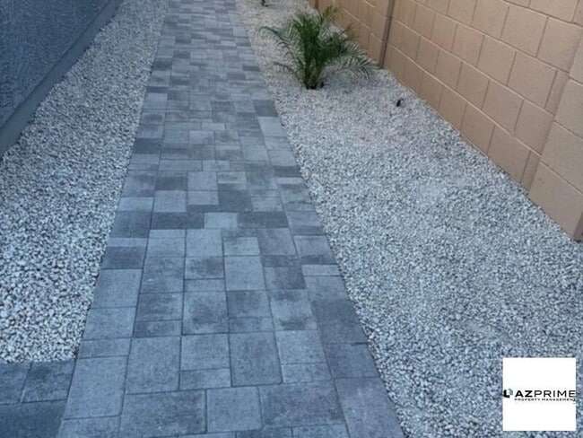 Photo - W Saddlehorn Rd