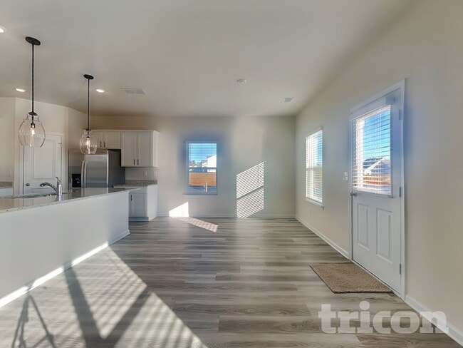 Photo - 126 Avondale Blvd SE