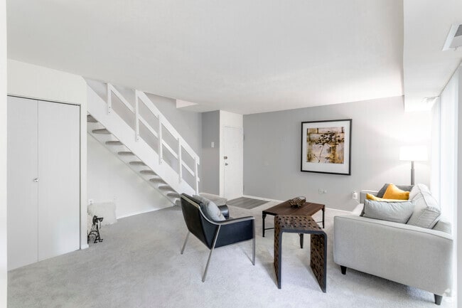 2 BR, 1 BA - 888 SF - The Courts of Camp Springs