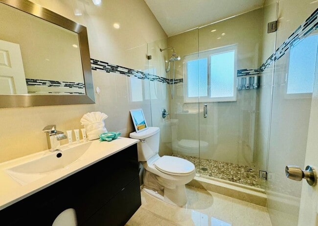 Photo - 330 SW 35th Ave