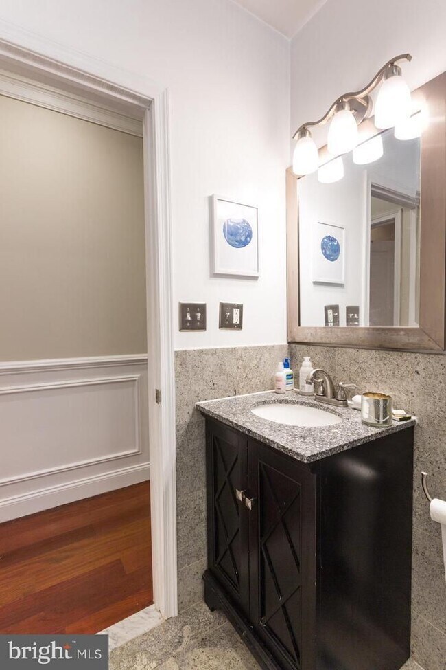 Photo - Newly Renovated South St Apartments Unit 2