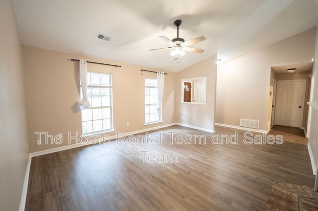Photo - 428 Floyd Cir