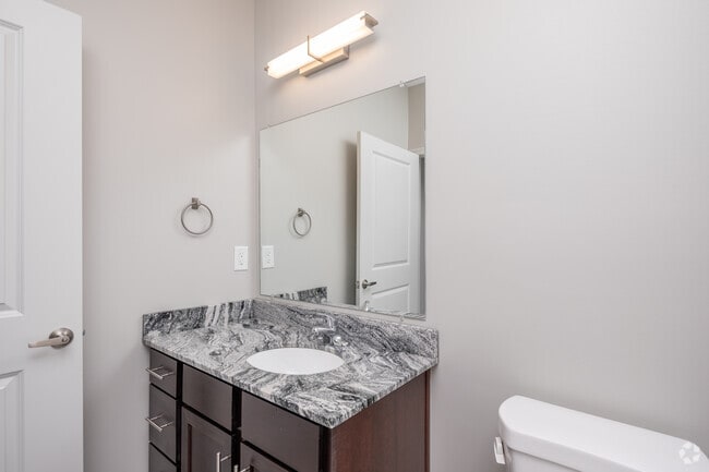 2BR, 2BA - 1,072SF - Bathroom