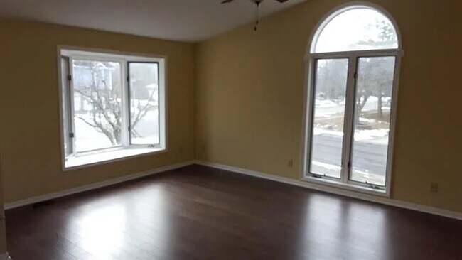Photo - 4 bed/ 2.5 baths Single Family Home