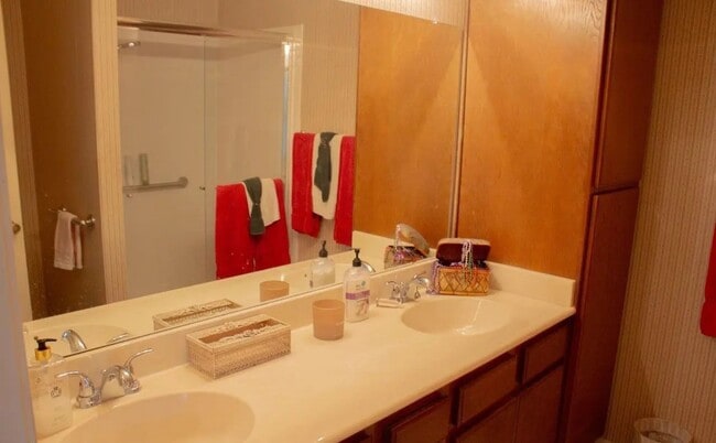 Photo - Bakersfield, CA