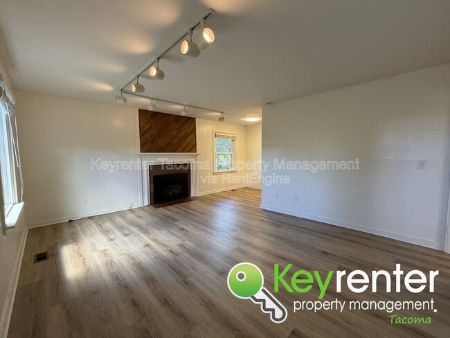 Photo - 5321 N 42nd St