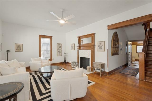 415 W Franklin St