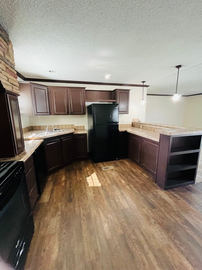 Photo - 15621 Pine Ridge Dr