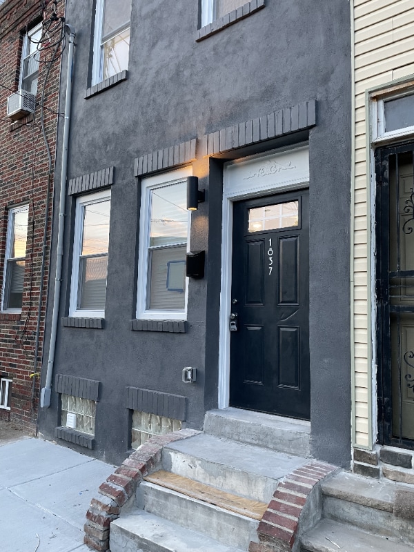 Photo - 1837 E Sergeant St