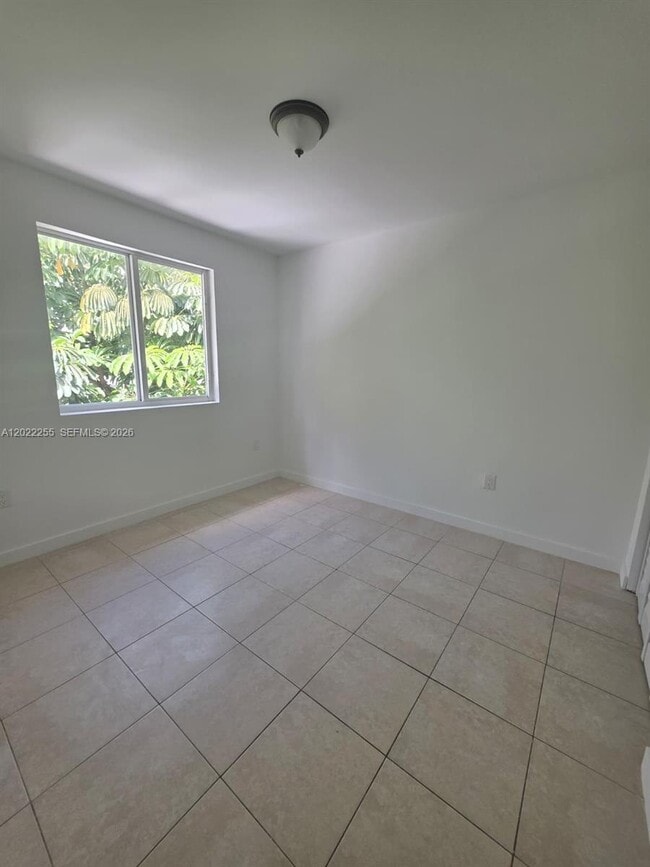Photo - 829 SW 3rd St Unidad 831