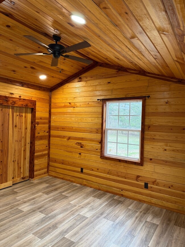 Photo - 1723 Black Zion Rd