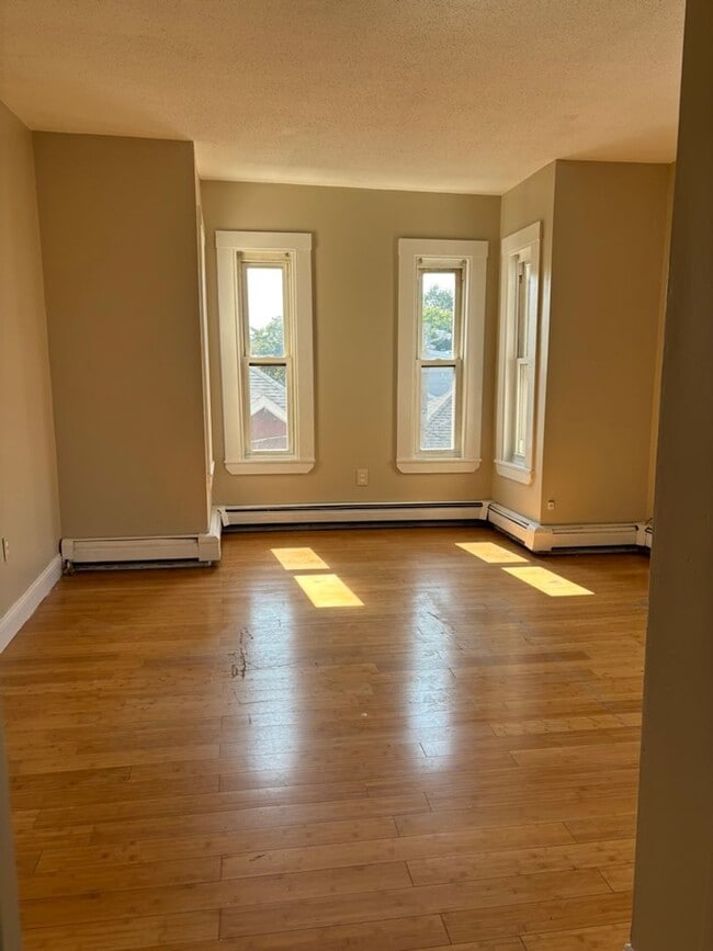 Photo - 10-12 Rockdale Ave Unit 3