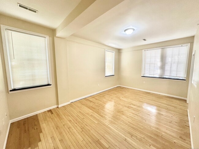 Building Photo - 135 W Main St Unit 2D Rental