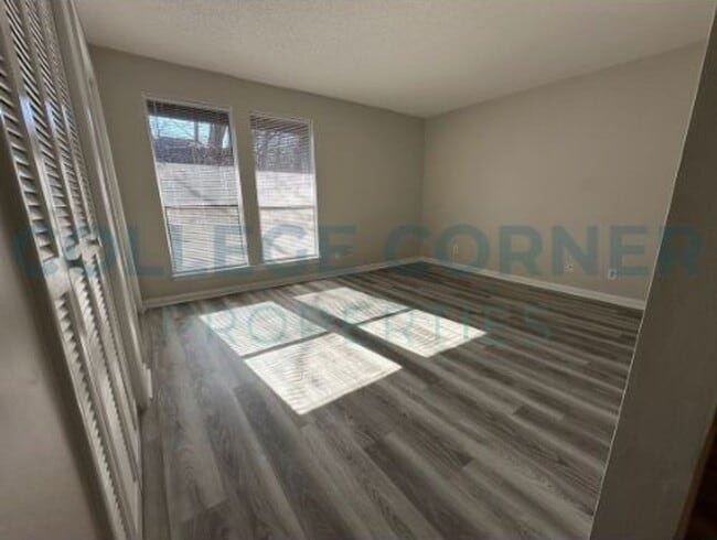 Photo - 130 Cedar Cove Ln