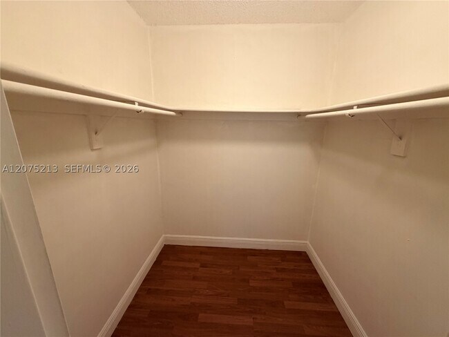 Photo - 5221 Geneva Ct Unit 201
