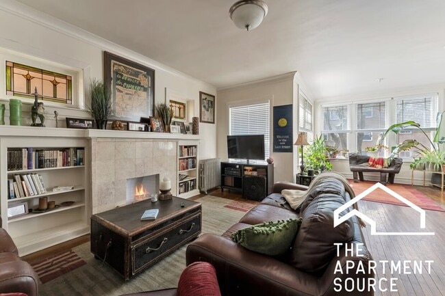 Building Photo - 1432 W Jonquil Terrace Unit 2