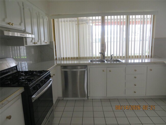 8570 Sunset Strip