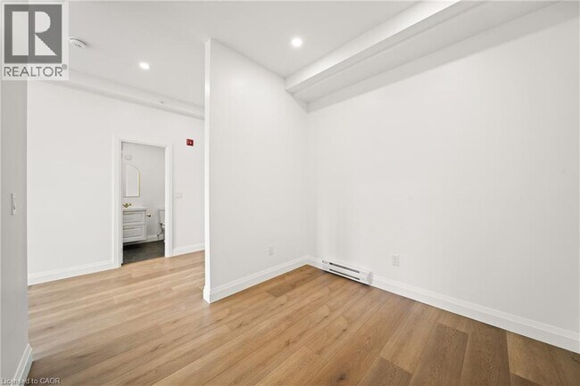 Photo - 153 Main St E Unit 3