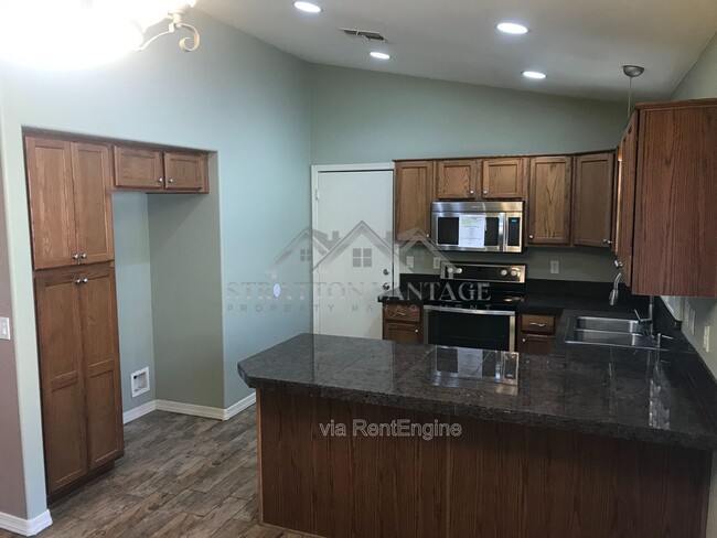 Photo - 42006 W Anne Ln