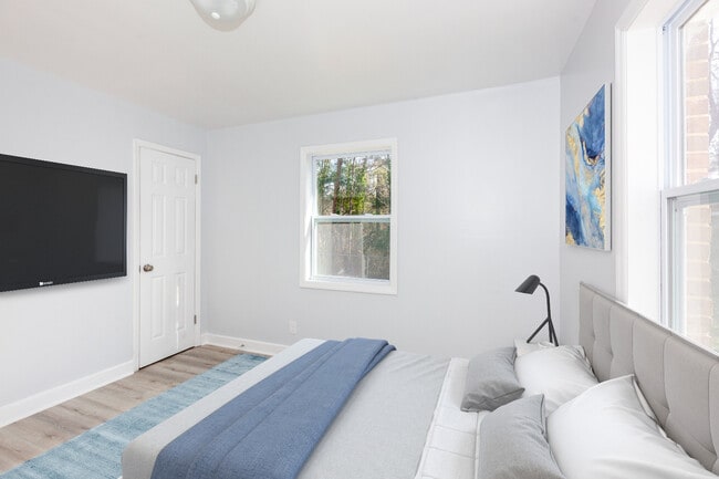 Photo - Helena Apartments