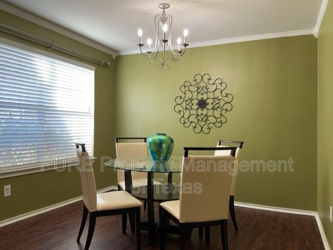 Photo - 108 Covey Ln