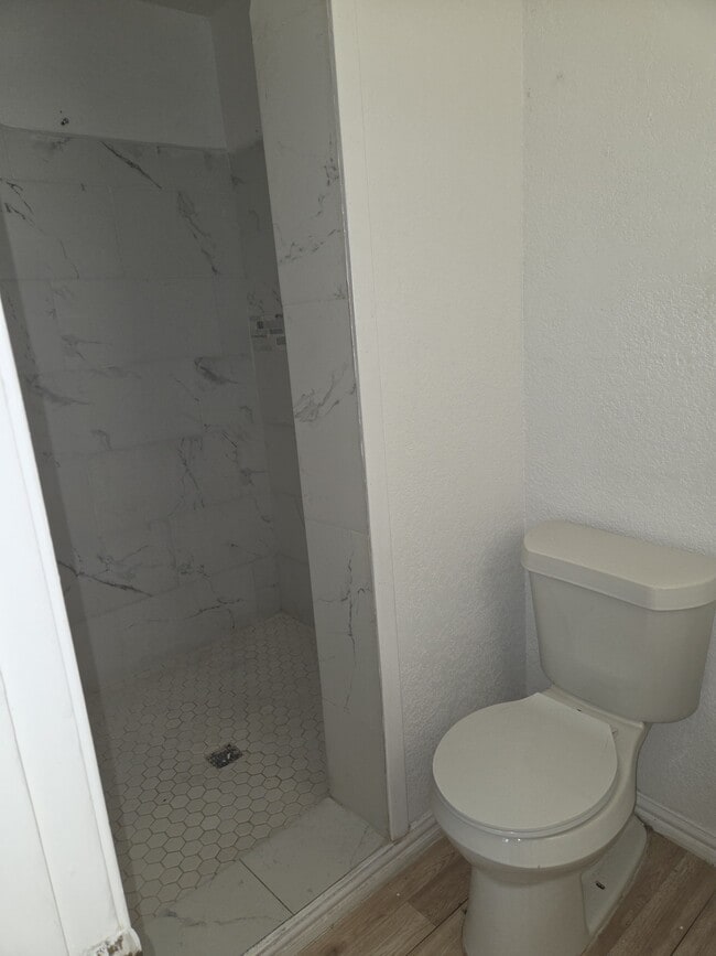 Photo - 714 E Vista Dr