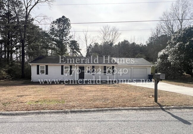 Building Photo - READY NOW!!! Beautiful 3 bedroom 2 bath HOME in Snellville!