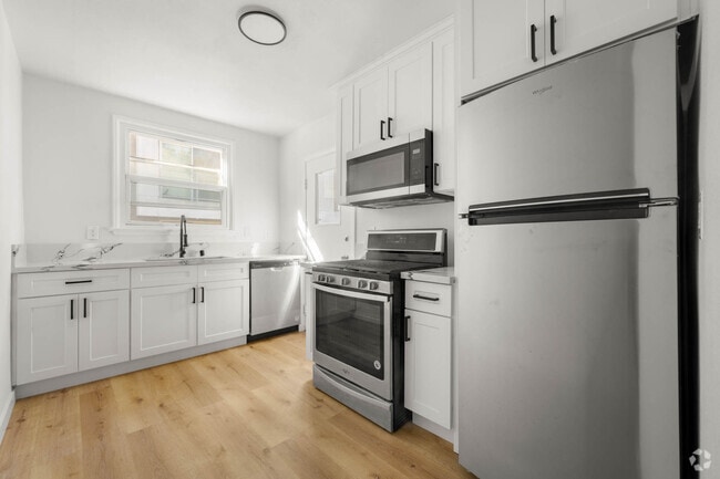 Building Photo - 8813 Belford Ave Rental