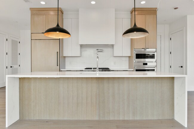 Photo - 14 Green St Unit PH2