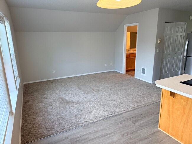 Photo - 14366 Brittany Ter Unidad Private Studio
