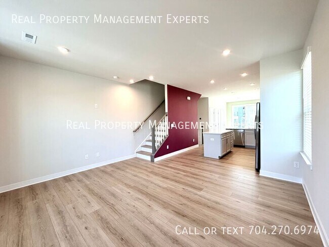 Photo - 2841 Statesville Ave
