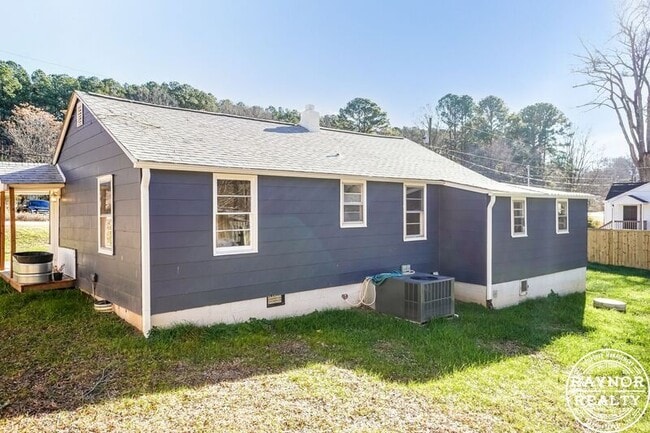 Photo - 429 N Main St