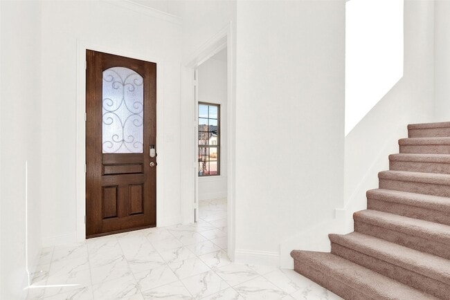 Photo - 2414 Thavie St