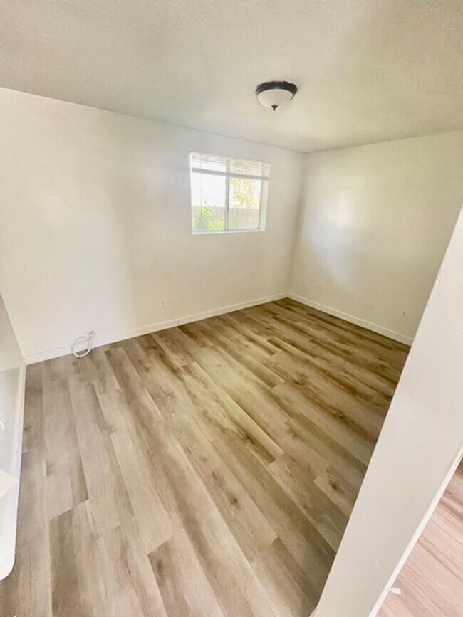 mcc1666* Unidad 1666B Rental Santa Maria, CA