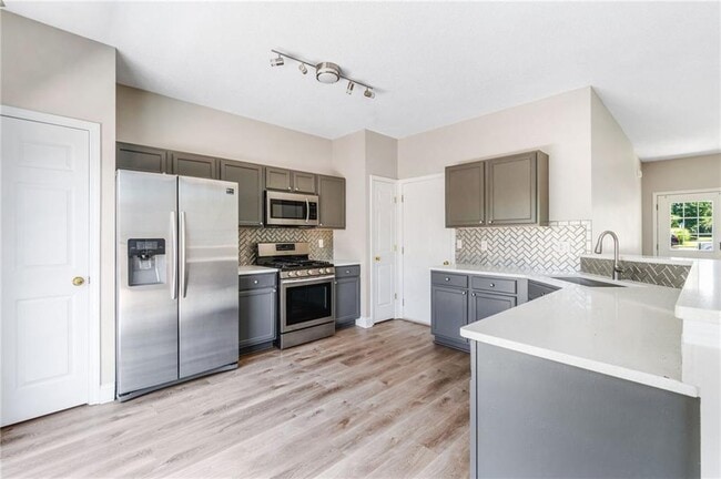 Photo - 1681 Heyford Cir NW
