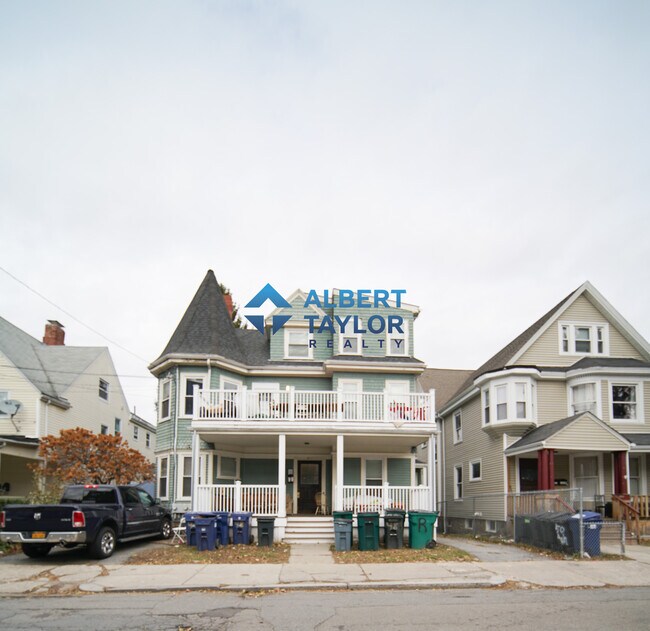 Photo - 48 Ashford St Unit uni1 6-bed 2-bath