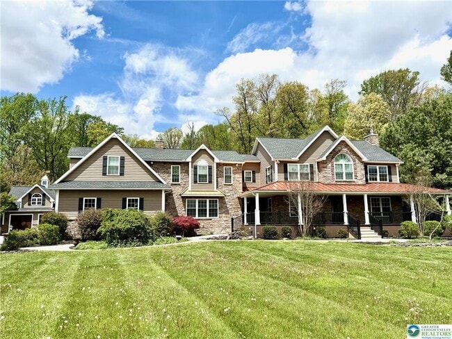 Photo - 284 Walker Rd
