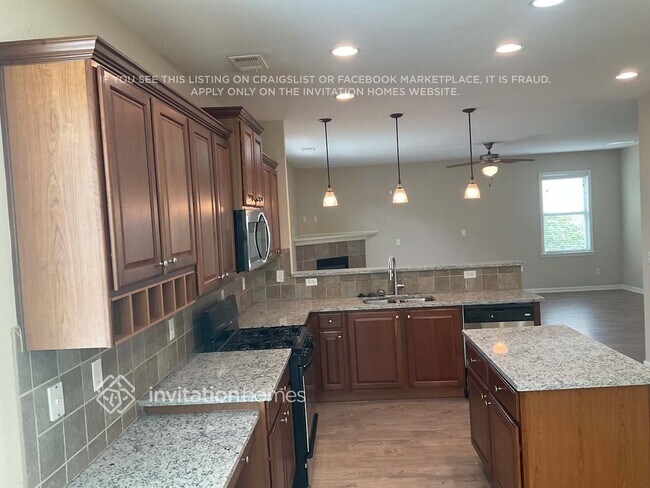Photo - 765 Stillrock Dr SW
