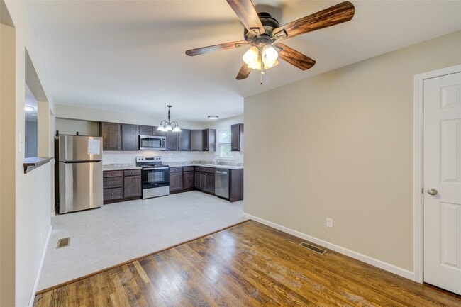 Photo - 624 S Pam Ave