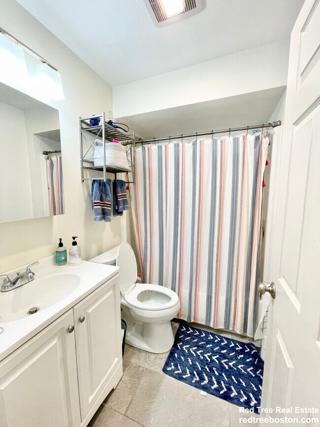 Photo - 145 L St Unit 2