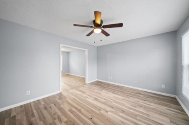 Photo - 3 Bedroom 1 Bath Home - Recently Refreshed