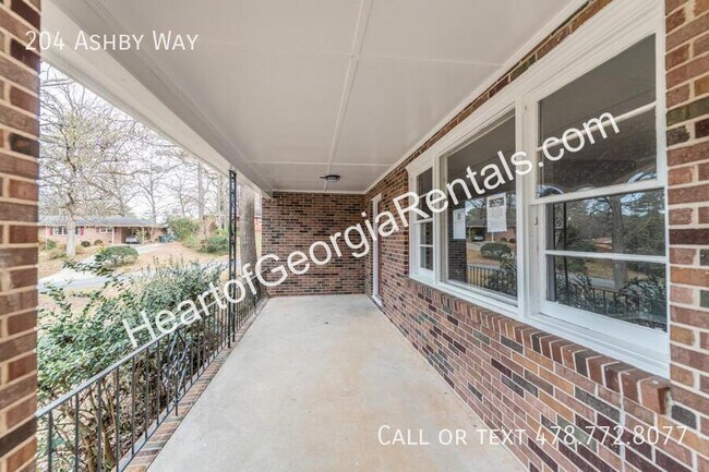 Photo - 204 Ashby Way