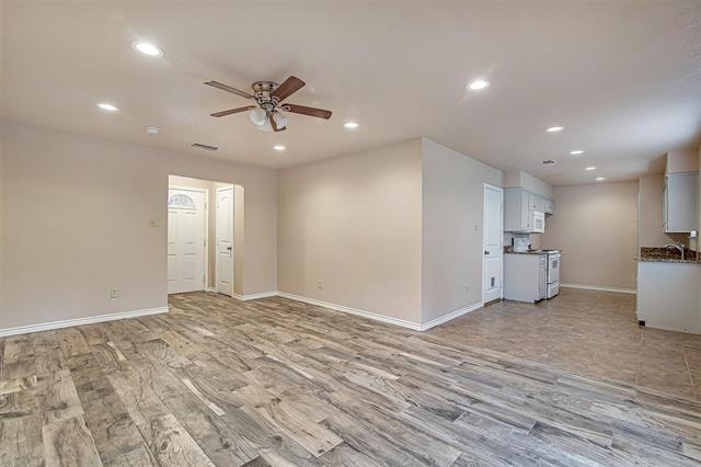 Photo - 208 Chevy Chase Dr