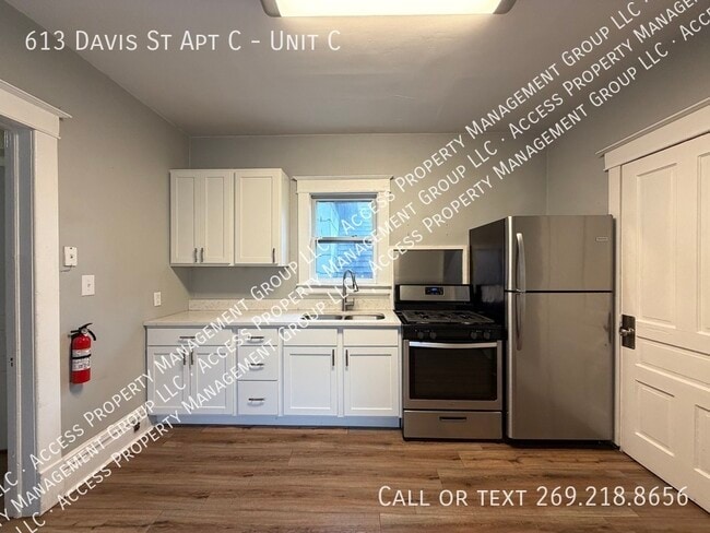 Photo - 613 Davis St