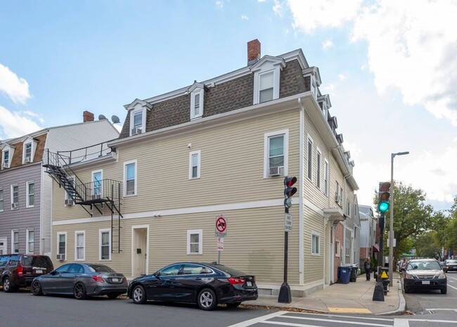 Spacious and updated 3-bedroom condo just ... - Spacious and updated 3-bedroom condo just ... Unit 1