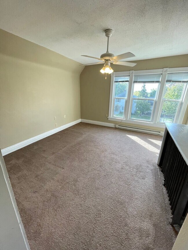 Photo - 4729 McCulloch St Unit 2