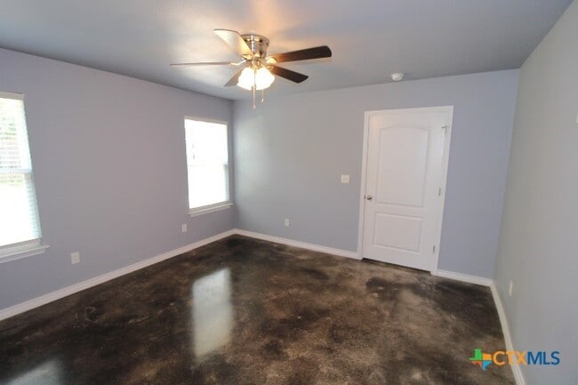 Building Photo - 912 S 25th St Rental
